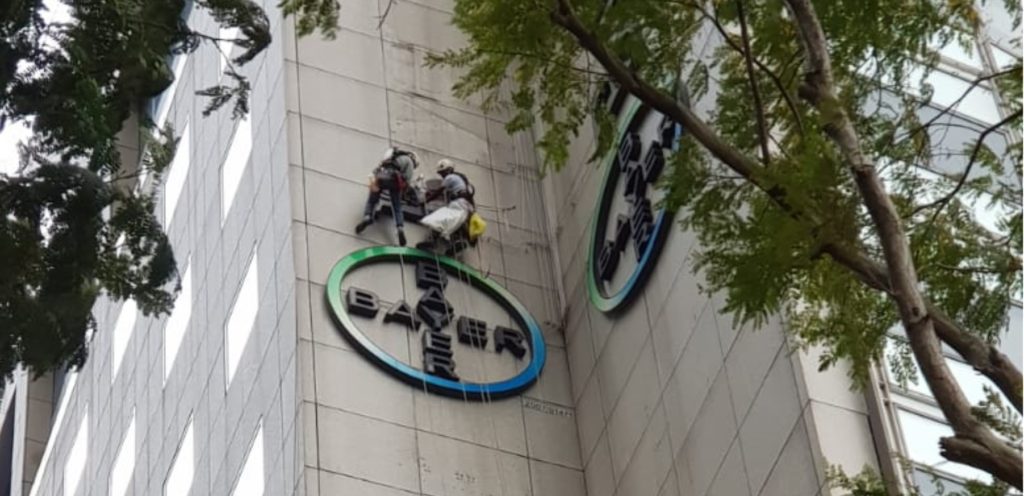 Rope Access Signage Installation and Removal Singapore